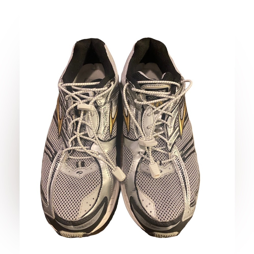 Brooks Addiction 10 running shoe